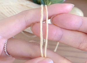 Lưu ý về độ xoắn của sợi len và màu sắc khi lựa chọn